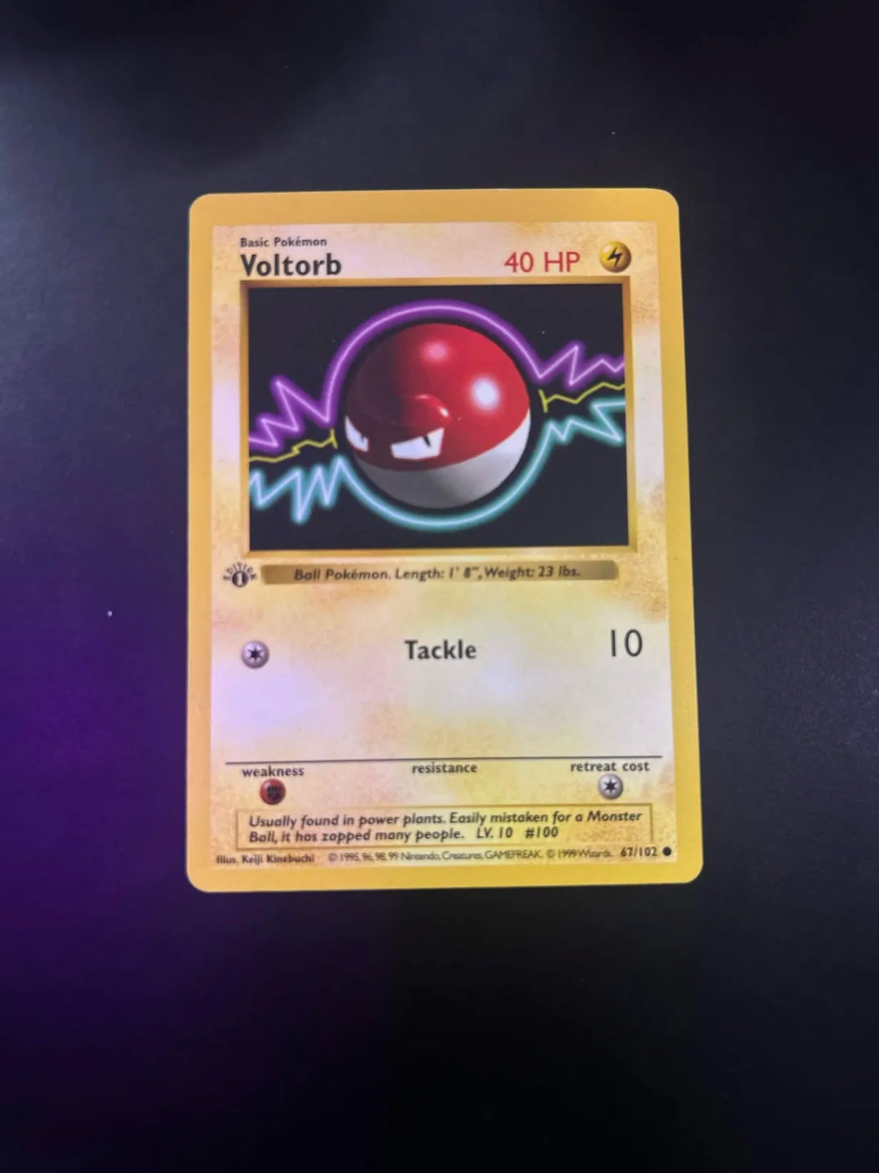 #67 1st Edition Pokemon Base Set-Voltorb non-holo (HP)