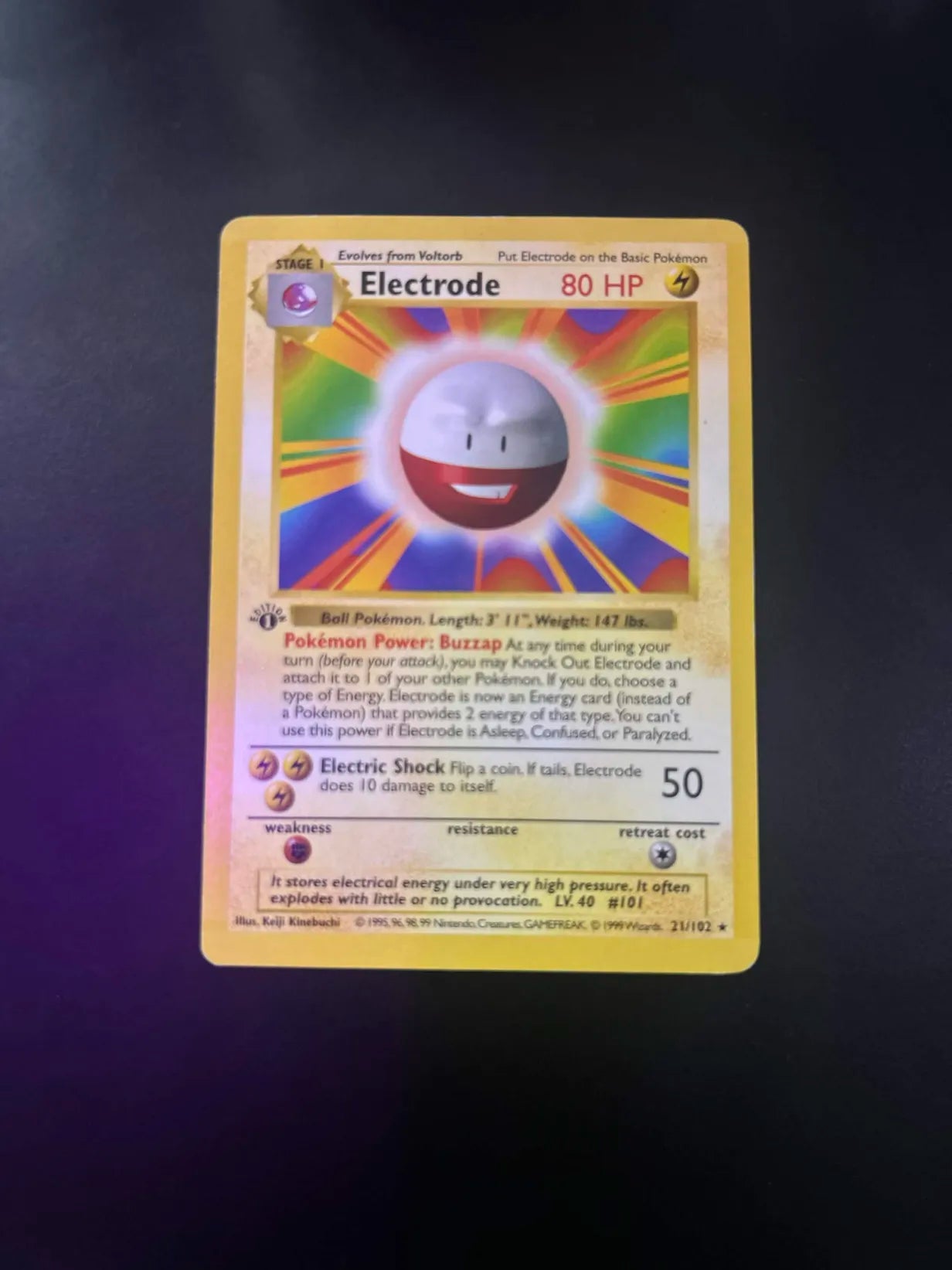 #21 1st Edition Pokemon Base Set-Electrode non-holo (DMG)